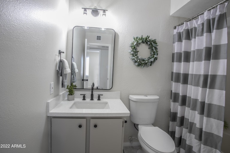 Photo 13 of 23 - 4617 W Montebello Ave, Glendale, AZ 85301