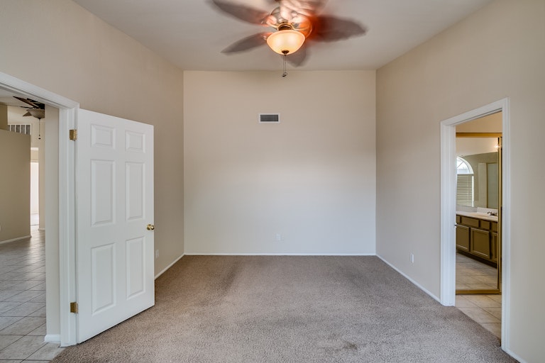 Photo 13 of 23 - 4302 E Windmere Dr, Phoenix, AZ 85048