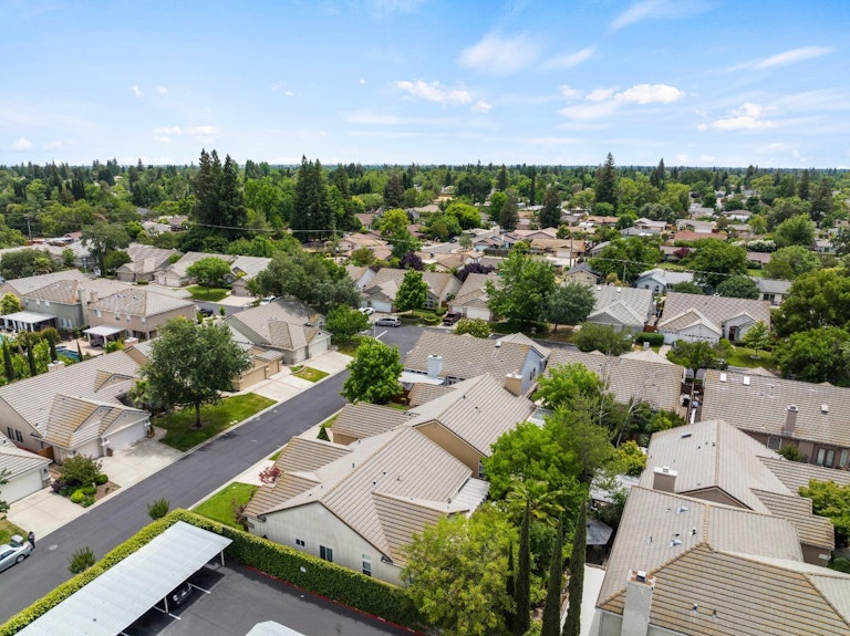 Photo 32 of 35 - 2421 Walnut Oaks Ln, Carmichael, CA 95608