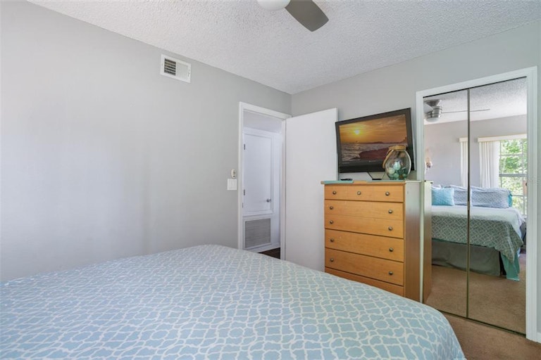 Photo 15 of 30 - 5003 Laguna Bay Cir #15, Kissimmee, FL 34746