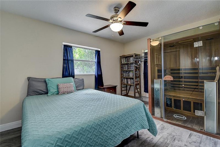 Photo 15 of 25 - 1625 Madrid Dr, Largo, FL 33778