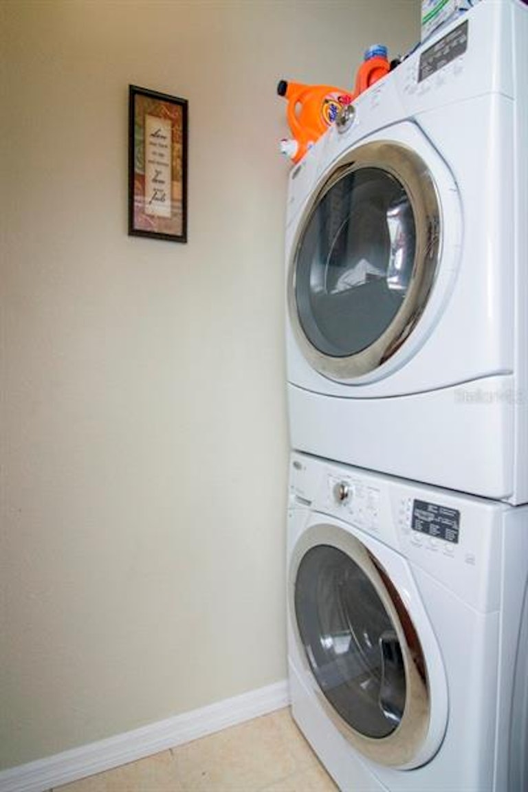 Photo 17 of 20 - 1287 Sawgrass St, Clearwater, FL 33755