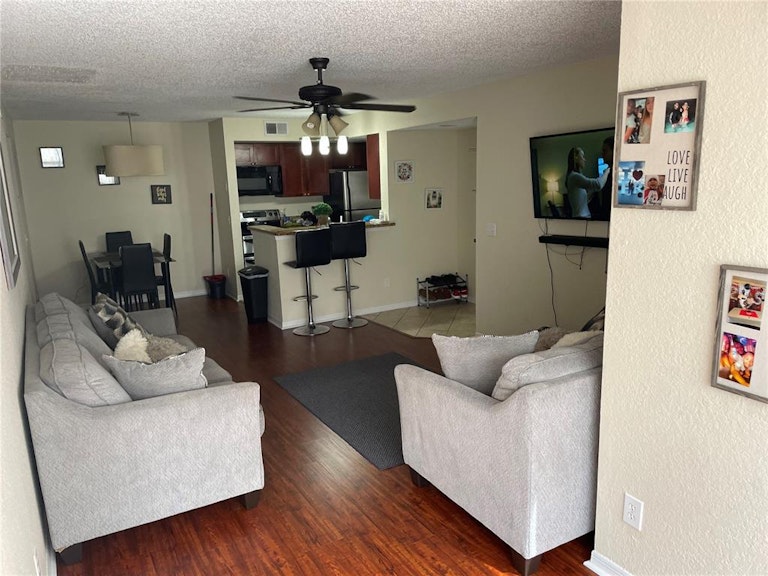Photo 12 of 44 - 5168 Conroy Rd #25, Orlando, FL 32811