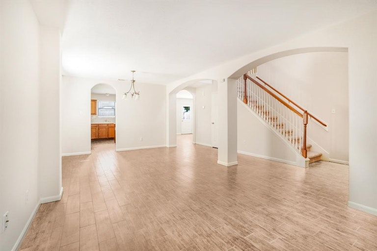Photo 13 of 42 - 403 Mystic Glen Loop, Kingwood, TX 77339