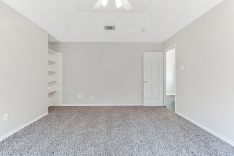 Photo 19 of 25 - 7428 Amber Dr, Watauga, TX 76148