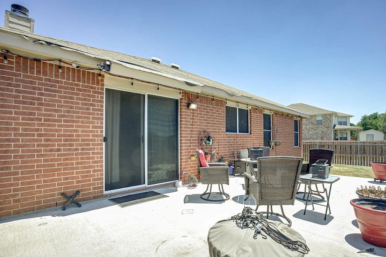 Photo 25 of 26 - 8120 Cutter Hill Ave, Fort Worth, TX 76134