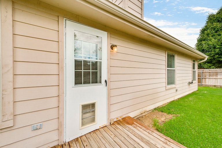 Photo 25 of 26 - 5524 Lawnsberry Dr, Fort Worth, TX 76137