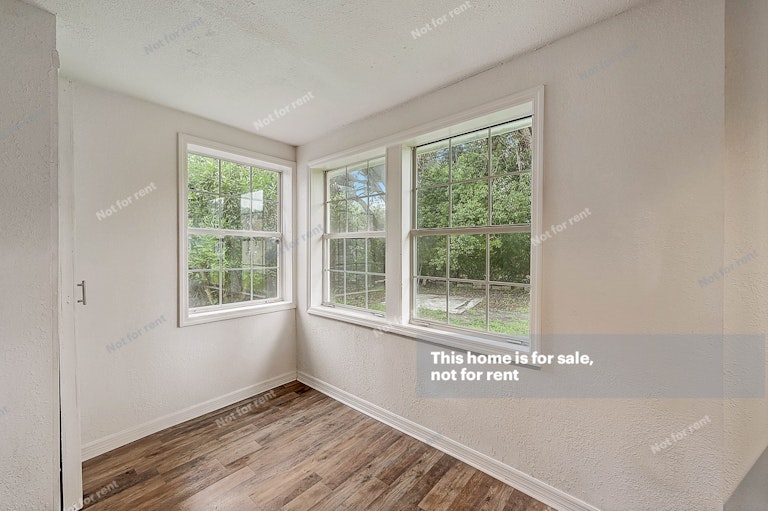 Photo 6 of 27 - 1718 McMillan St, Jacksonville, FL 32209