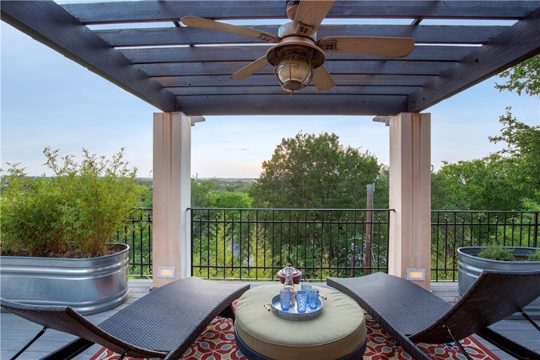 Photo 26 of 37 - 2018 Travis Heights Blvd, Austin, TX 78704