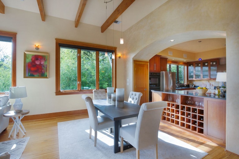 Photo 17 of 37 - 2018 Travis Heights Blvd, Austin, TX 78704