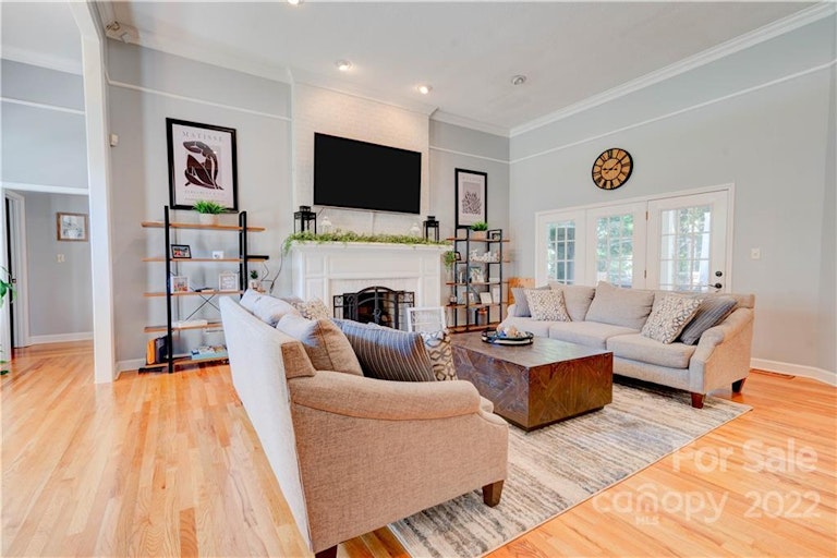 Photo 3 of 32 - 103 Medallion Ct, Gastonia, NC 28056