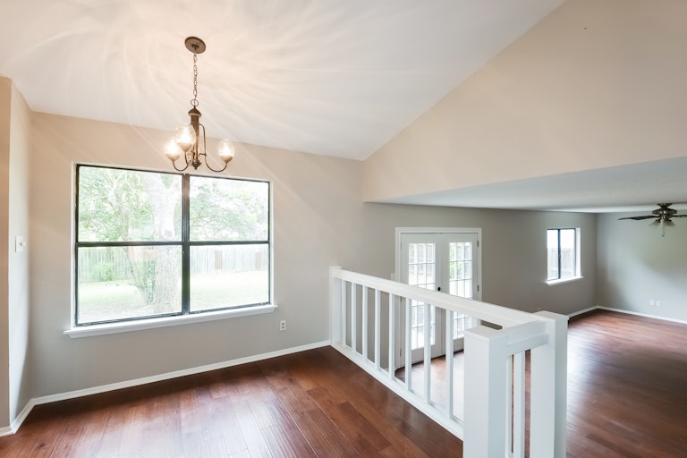 Photo 11 of 25 - 13919 Woodbreeze St, San Antonio, TX 78217