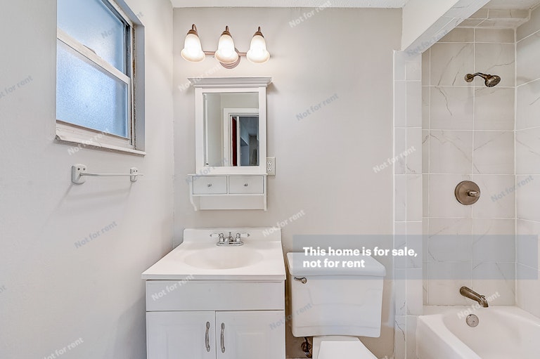 Photo 31 of 44 - 574 Valbon St, Orange Park, FL 32073