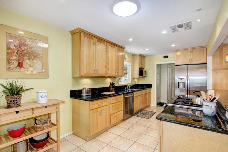 Photo 28 of 87 - 4501 Moddison Ave, Sacramento, CA 95819