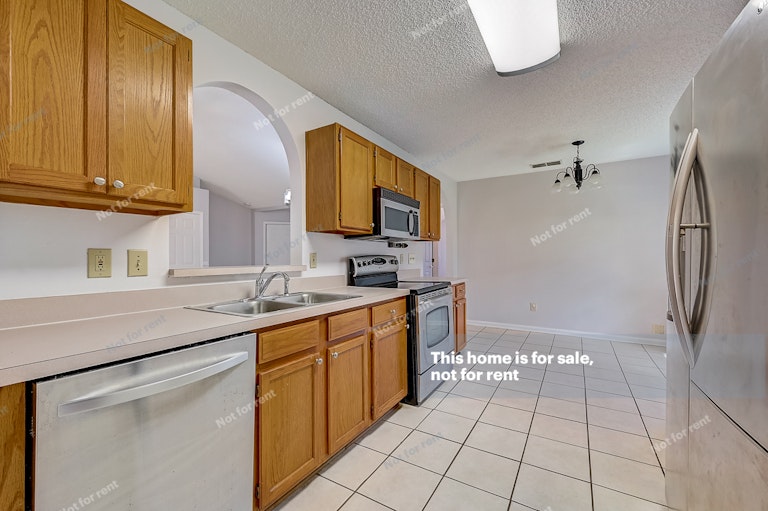 Photo 12 of 37 - 1154 Weyburn Way, Jacksonville, FL 32225