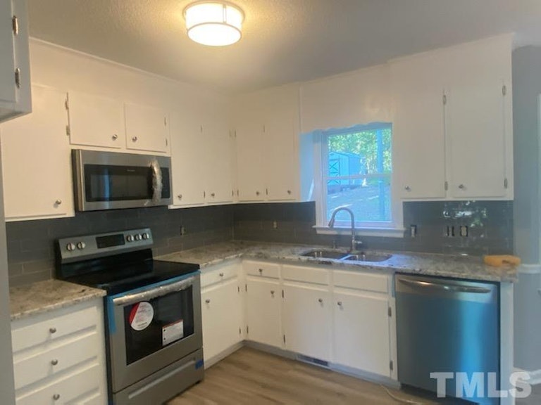 Photo 6 of 7 - 1002 Meadowbrook Dr, Garner, NC 27529