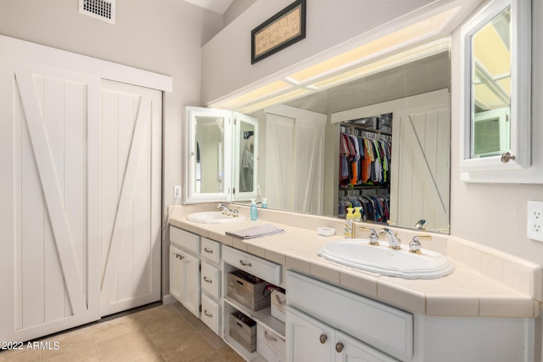 Photo 22 of 79 - 117 E Fairway Cir, Litchfield Park, AZ 85340