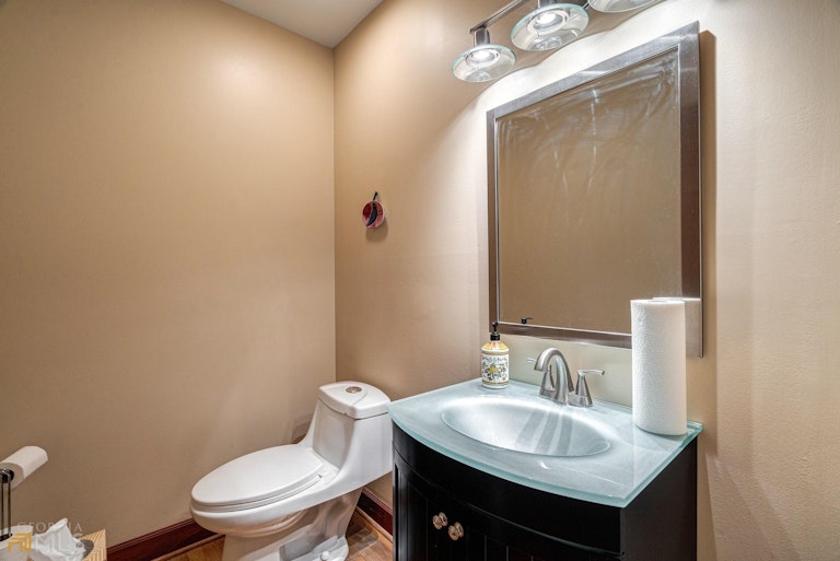 Photo 16 of 81 - 797 Oxford Ct SW, Lilburn, GA 30047