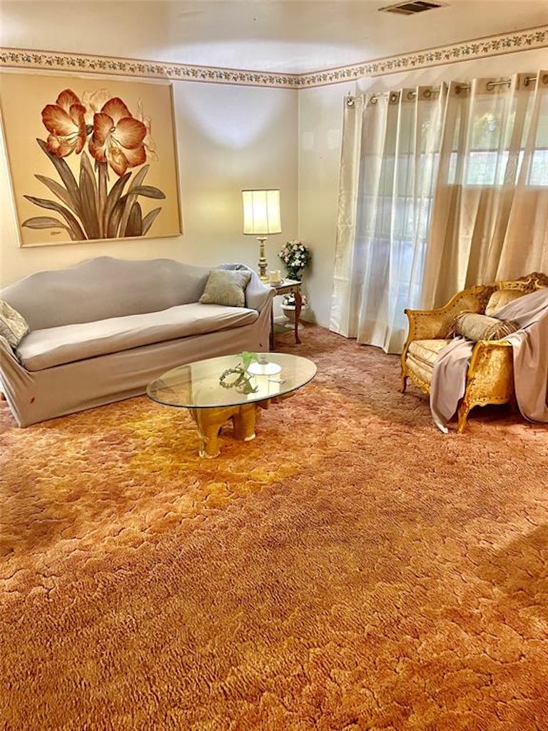 Photo 5 of 16 - 3804 Corto St, Houston, TX 77016