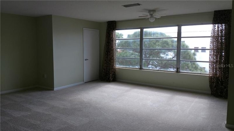 Photo 7 of 21 - 5521 80th St N #512, Saint Petersburg, FL 33709