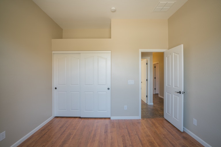 Photo 23 of 32 - 15857 W Mercer Ln, Surprise, AZ 85379