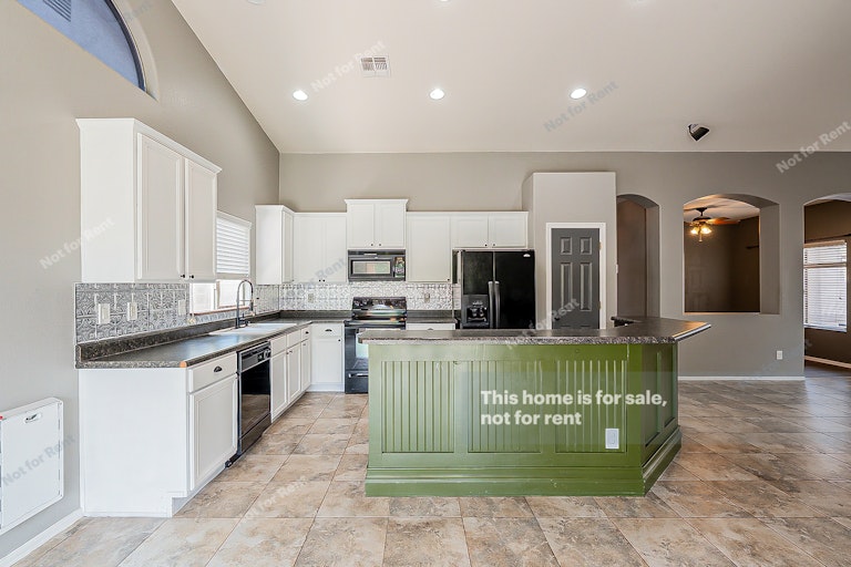 Photo 4 of 28 - 14521 N 145th Dr, Surprise, AZ 85379