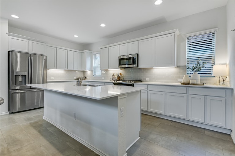 Photo 10 of 34 - 2316 Ringstaff Rd, Leander, TX 78641