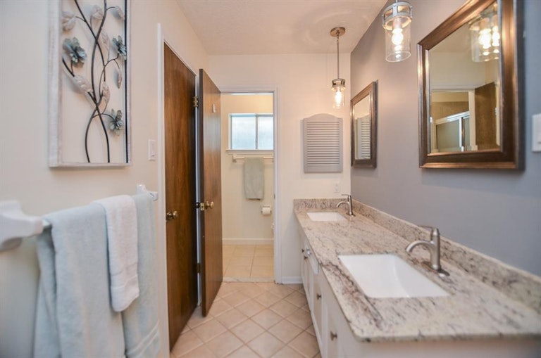 Photo 28 of 38 - 939 Hidden Canyon Rd, Katy, TX 77450