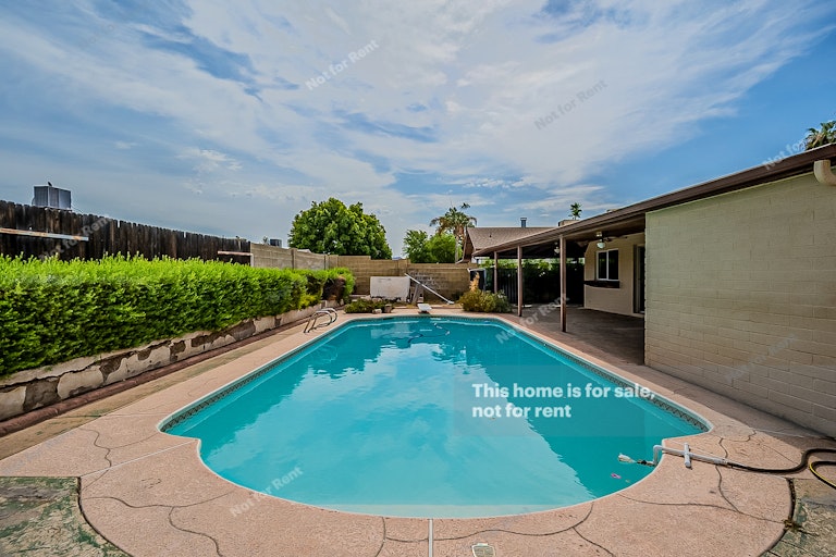 Photo 30 of 33 - 4236 W Garden Dr, Phoenix, AZ 85029