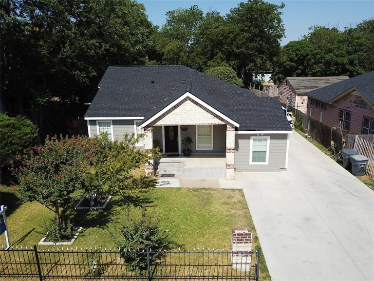 Photo 1 of 39 - 6539 Greenspan Ave, Dallas, TX 75232