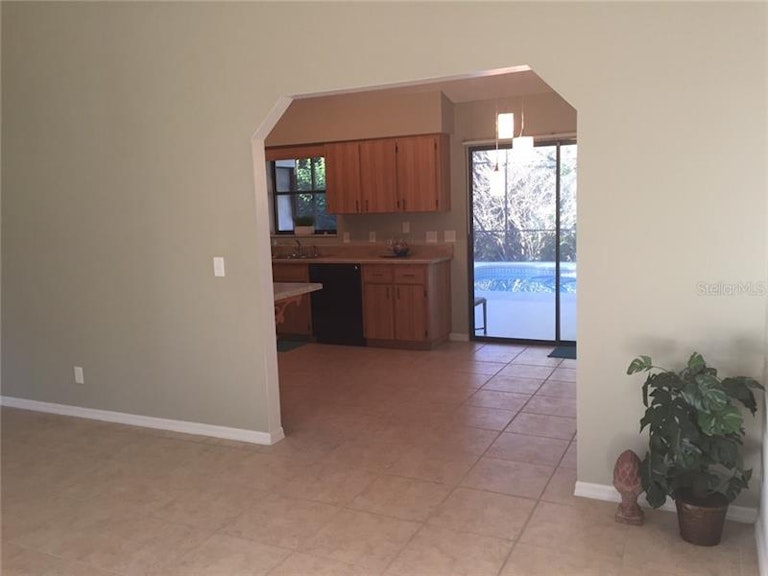 Photo 8 of 24 - 618 First Ave, Lady Lake, FL 32159