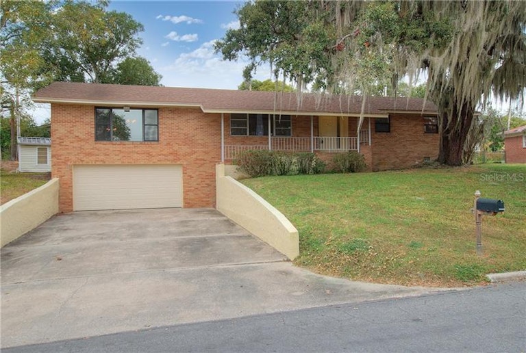 Photo 1 of 25 - 630 Candyce Ave, Lakeland, FL 33815