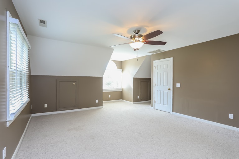 Photo 16 of 25 - 17 Edinburgh Pl, Clayton, NC 27527