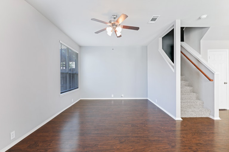 Photo 9 of 25 - 4128 Macy Ln, Fort Worth, TX 76244