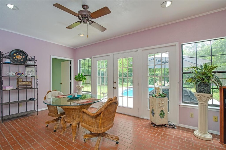 Photo 6 of 33 - 905 Treasure Rd, Garland, TX 75041