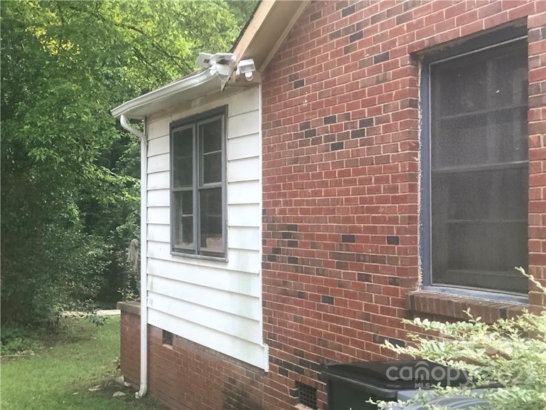 Photo 4 of 5 - 413 W Cama St #25, Charlotte, NC 28217
