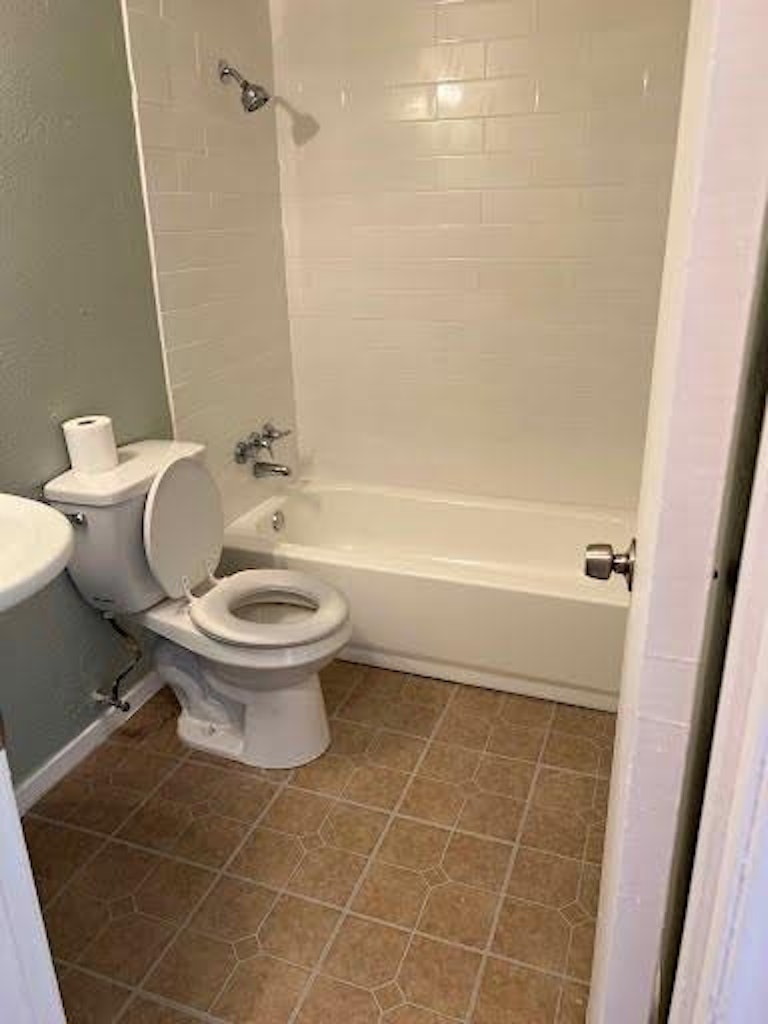 Photo 14 of 18 - 1005 S Murray St, McKinney, TX 75069