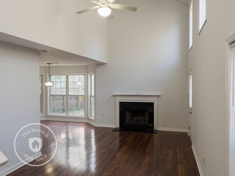 Photo 2 of 22 - 9027 Colony Village Ln, Raleigh, NC 27617
