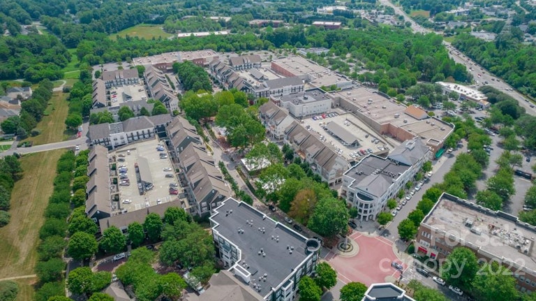 Photo 33 of 33 - 17360 Villanova Rd, Huntersville, NC 28078