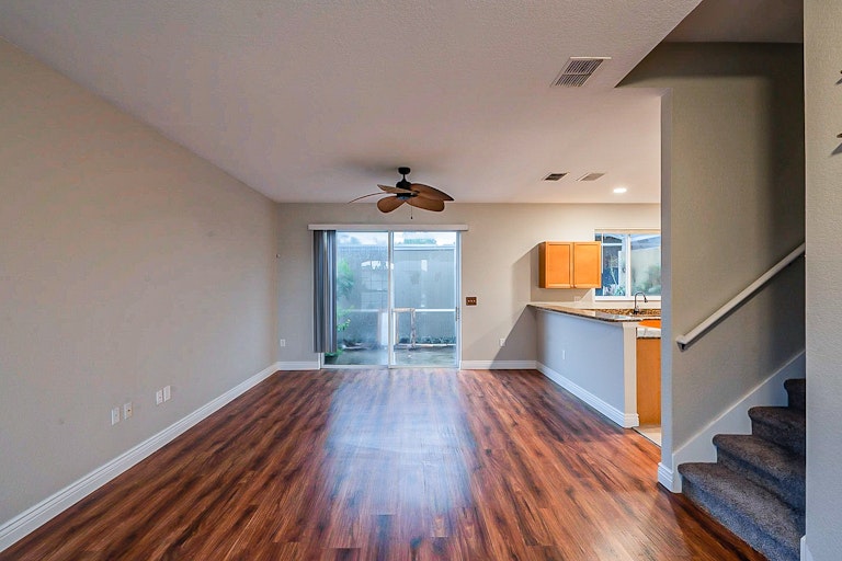Photo 13 of 28 - 530 Parsley Ct, Kissimmee, FL 34759
