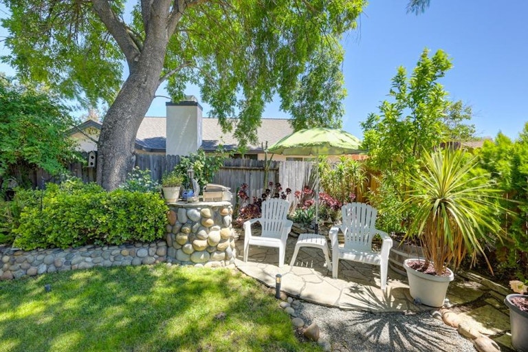Photo 33 of 41 - 8967 Meadowspring Dr, Elk Grove, CA 95758