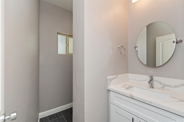 Photo 13 of 42 - 4974 Beatty Dr, Riverside, CA 92504