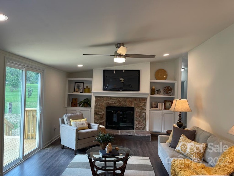 Photo 9 of 28 - 6036 Frazier Dr, Davidson, NC 28036