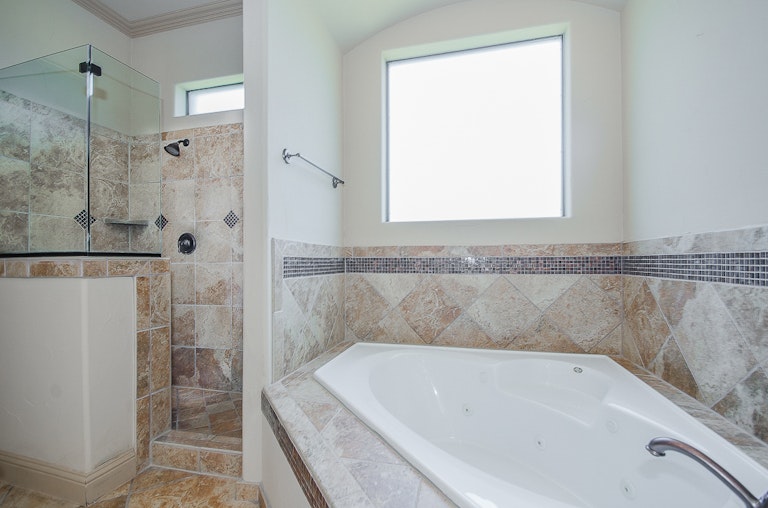 Photo 24 of 47 - 3006 Queen Ann Ct, Arlington, TX 76001