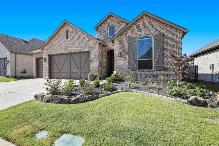 Photo 2 of 34 - 832 Longbranch Way, Aubrey, TX 76227