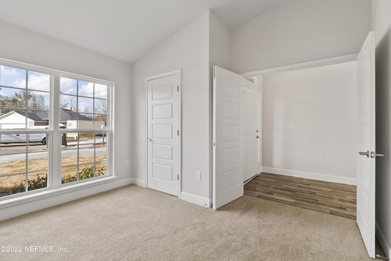 Photo 13 of 32 - 9383 Westminster Oaks Dr, Jacksonville, FL 32219
