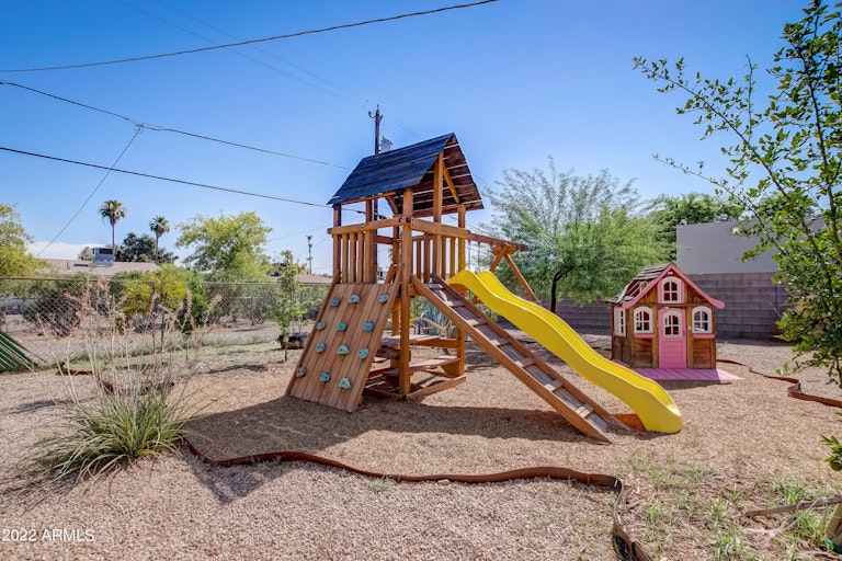 Photo 24 of 26 - 1917 E Mitchell Dr, Phoenix, AZ 85016