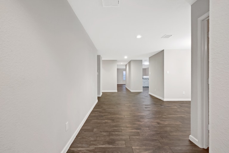 Photo 8 of 29 - 816 San Miguel Trl, Haslet, TX 76052