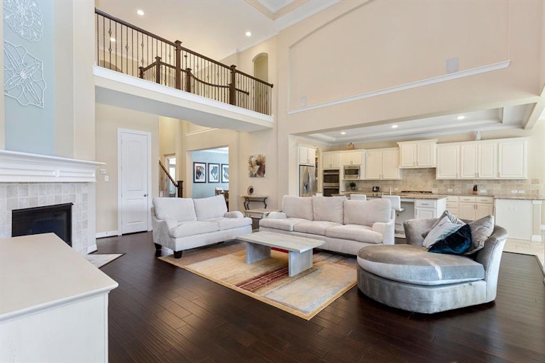 Photo 9 of 50 - 5122 Kirbster Ln, Missouri City, TX 77459