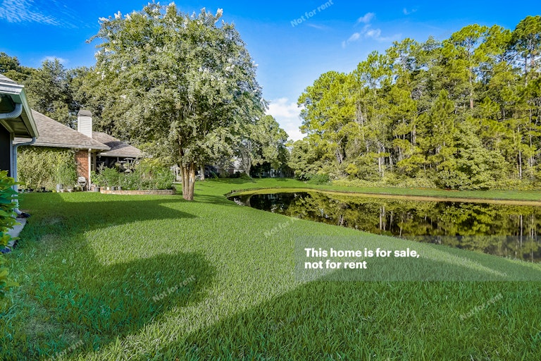Photo 12 of 36 - 8560 Walden Glen Dr, Jacksonville, FL 32256